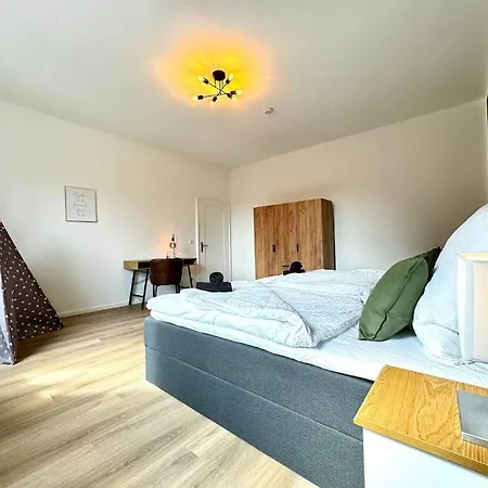 Stilvolle In Zentraler Lage Mit Grossem Balkon - Nahe Hbf *